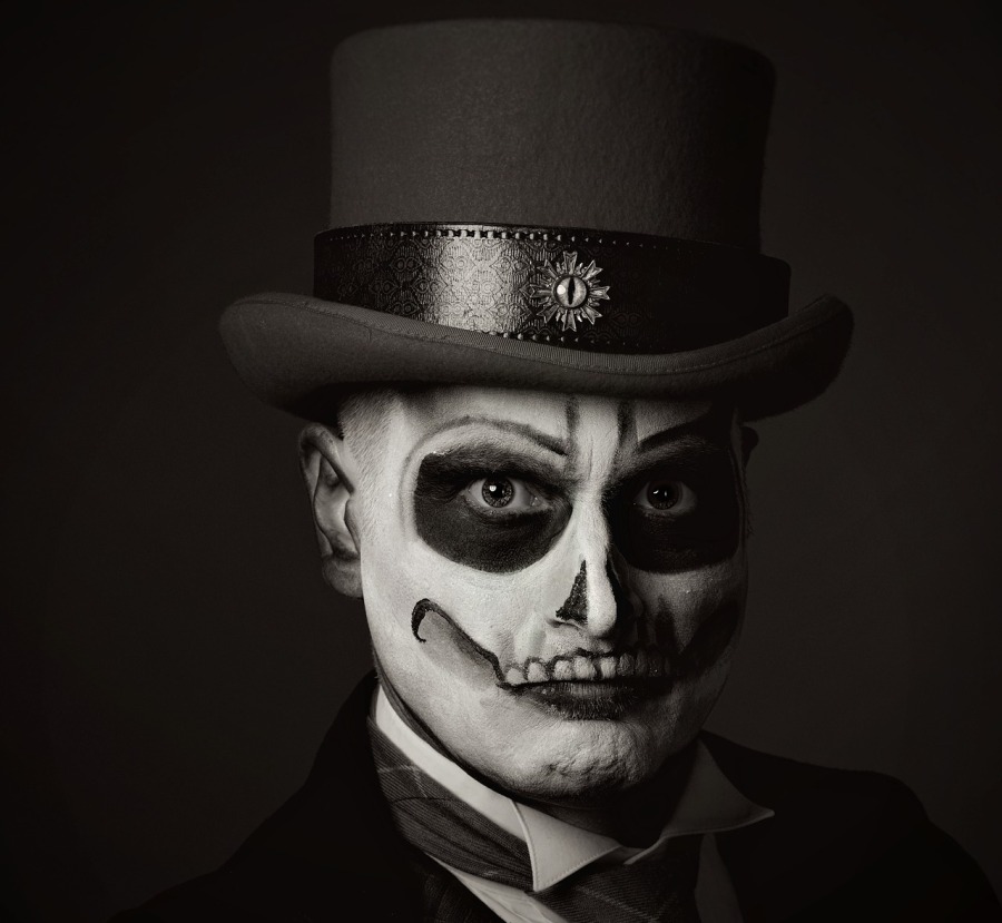 Pintar la cara de esqueleto de Halloween, paso a paso - Disfraces Antifaz
